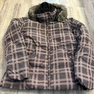 Columbia Puffer Jacket in a grey plaid pattern with a faux fur hood XL